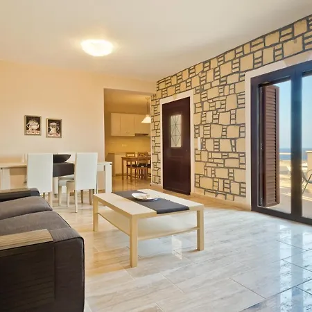 Petra Villas Apartman *
